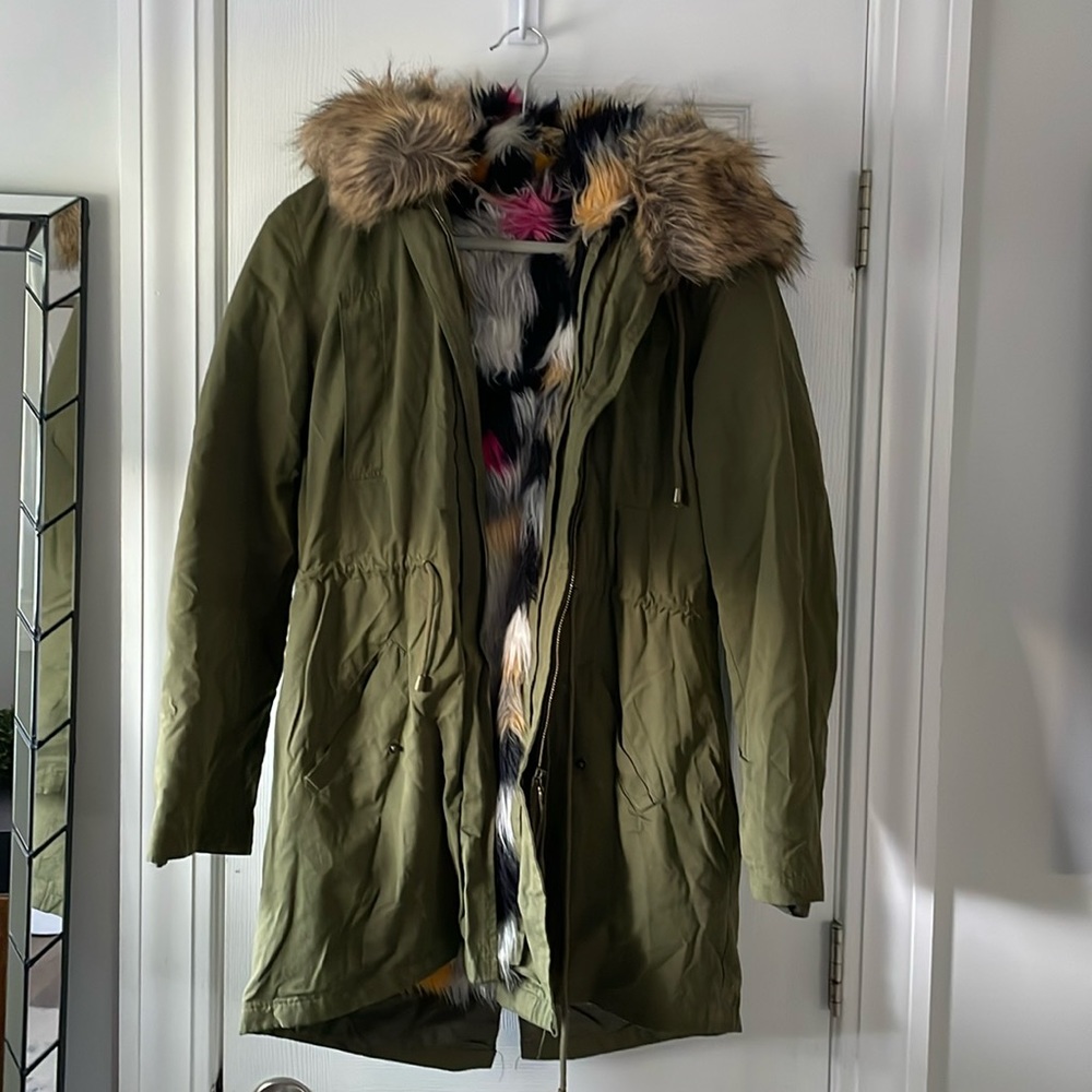 MUST GO - Winter coat unique size small